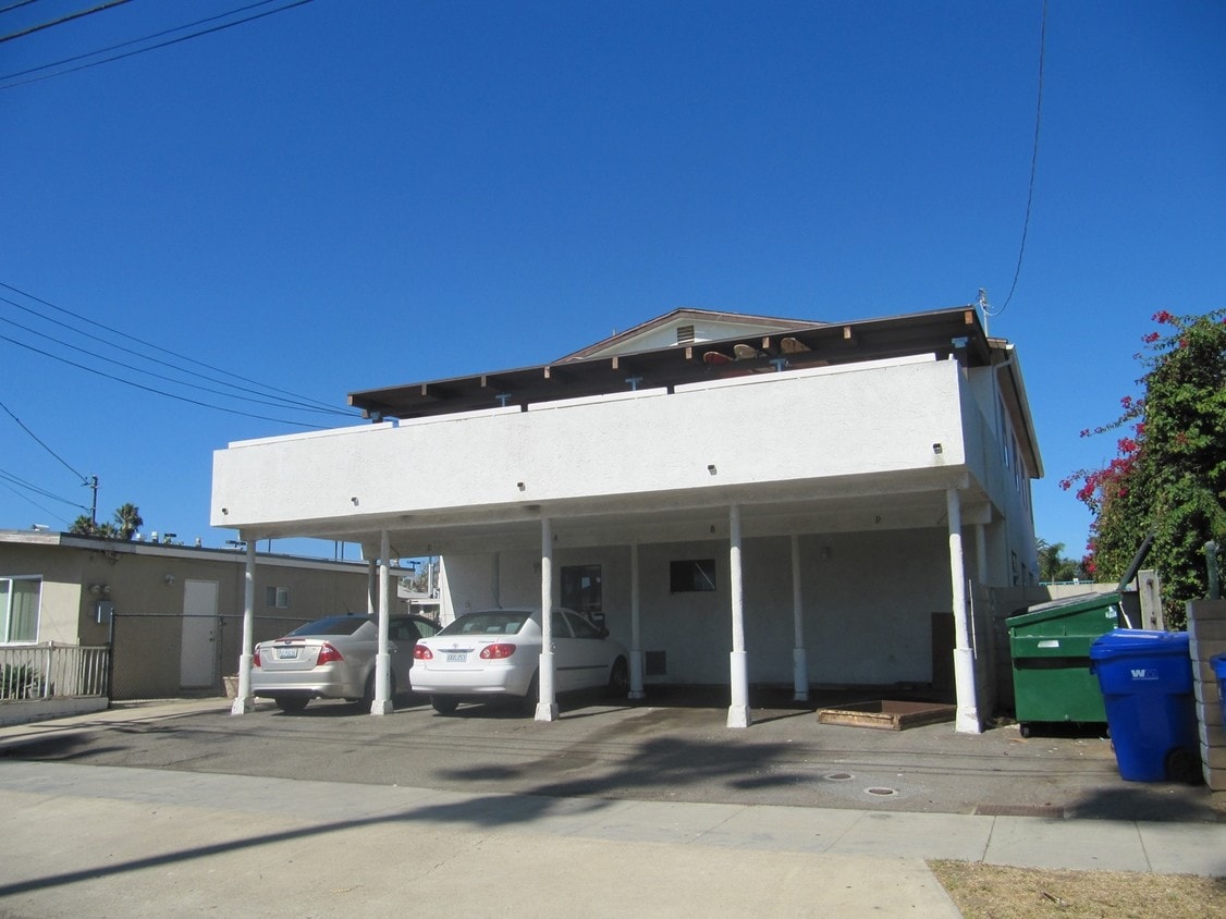 Primary Photo - 210 S Myers St