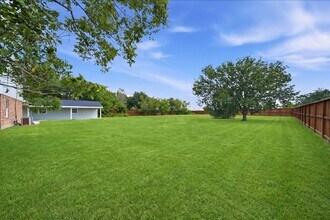 Building Photo - 1535 Willow Bend