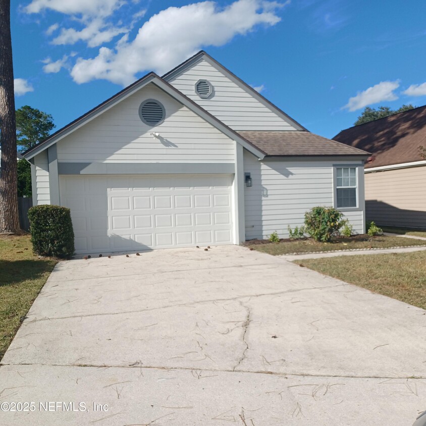 Foto principal - 7775 Mactavish Way S