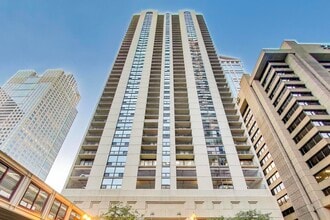 Building Photo - 200 N Dearborn St