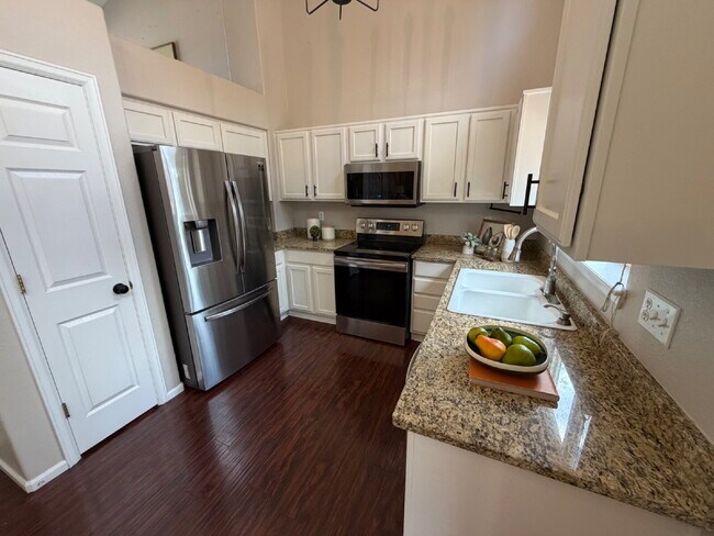 Foto del edificio - "4-Bedroom Home with 2.5 Baths in Picturesque Highlands Ranch! - Large private back yard!"