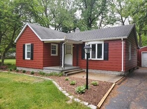 Building Photo - 5519 Evergreen Ave