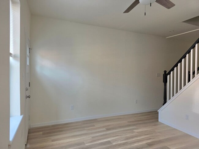 Foto del edificio - Fully Renovated 2 Bedroom 1 bath
