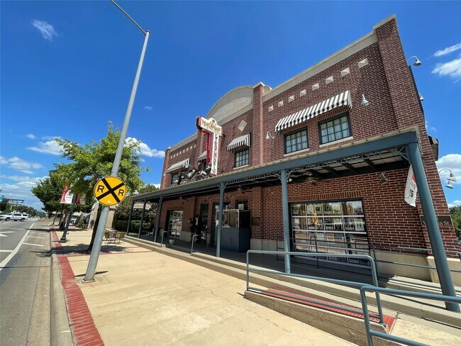 Foto del edificio - 1206 Hidden Oaks Dr