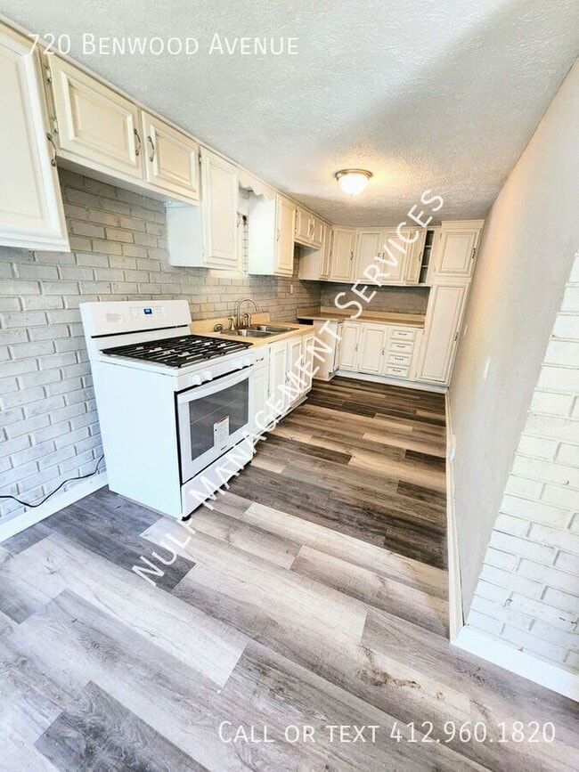 Photo - 720 Benwood Avenue- House