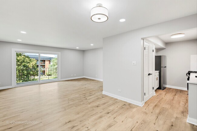 Building Photo - 9146 W 140th St