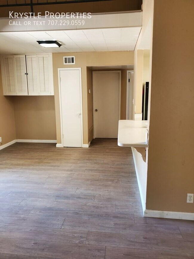 Foto del edificio - *Offered  by Krystle Property Management e...