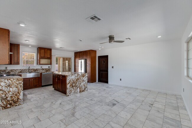 Foto del edificio - 3423 N 14th St