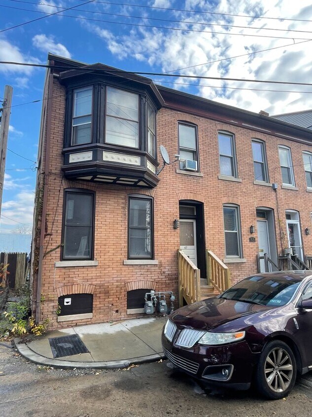 Foto principal - 67 N Franklin Street