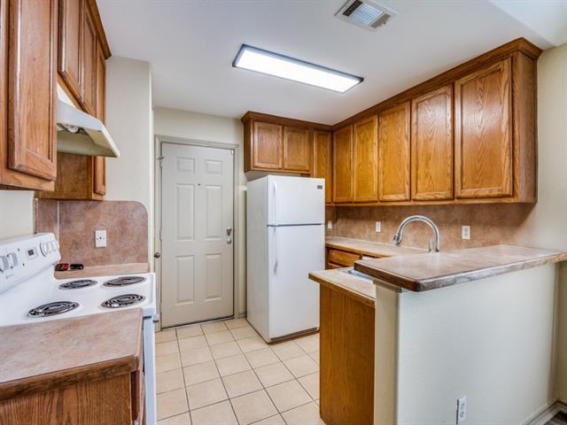 Foto del edificio - 1439 N Bluegrove Rd