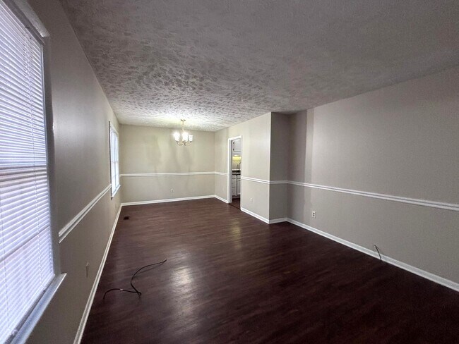 Building Photo - 1502 Diplomat Dr