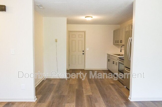 Building Photo - 6404 Middle Dr