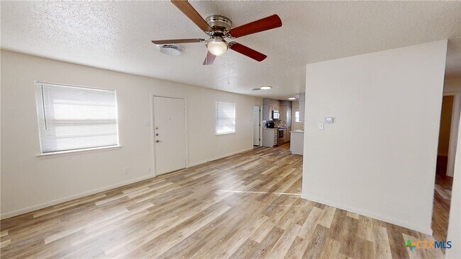 Foto del edificio - 1505 Daude Ave