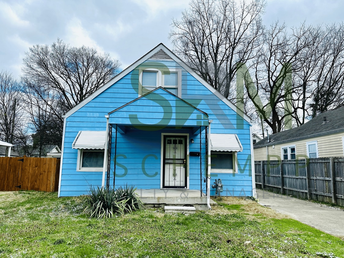 Updated 4BR house in Taylor Berry Neighborhood - Updated 4BR house in Taylor Berry Neighborhood