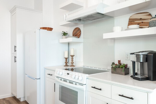 3BR, 2.5BA - 1872SF - 804 Eastwood Way