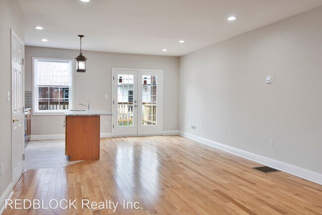 Building Photo - 3 br, 2 bath House - 6345 Kingsessing Ave