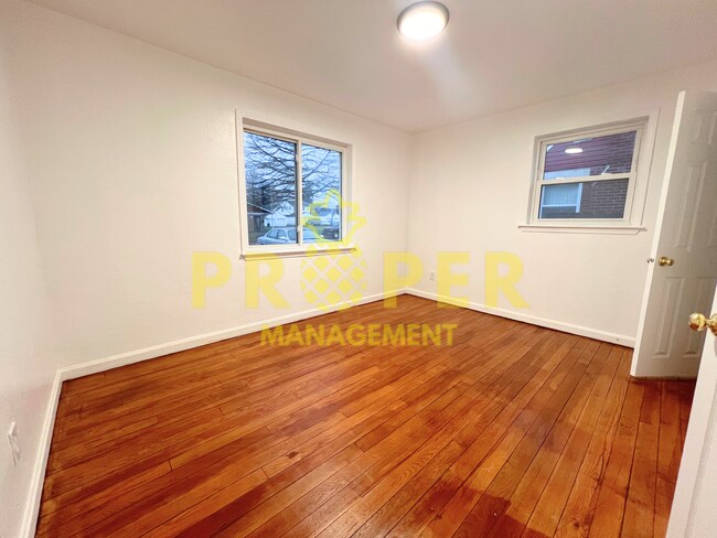 Foto del edificio - 3 bedrooms 1 bathrooms house for rent