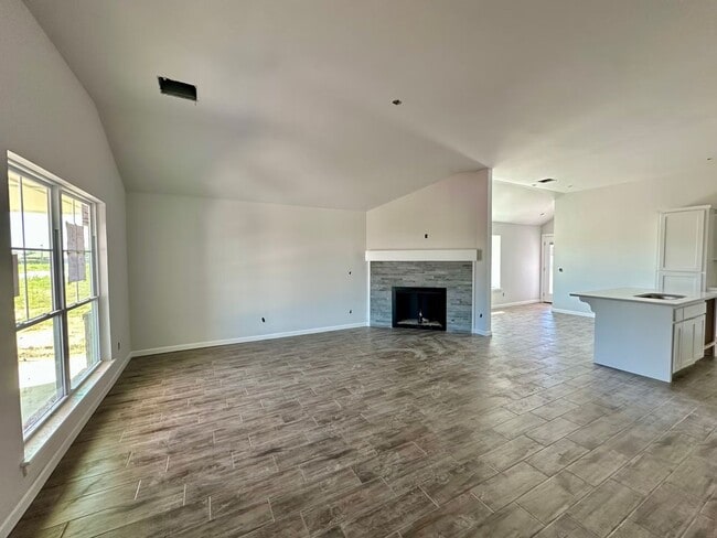 Building Photo - Beautiful New Home!