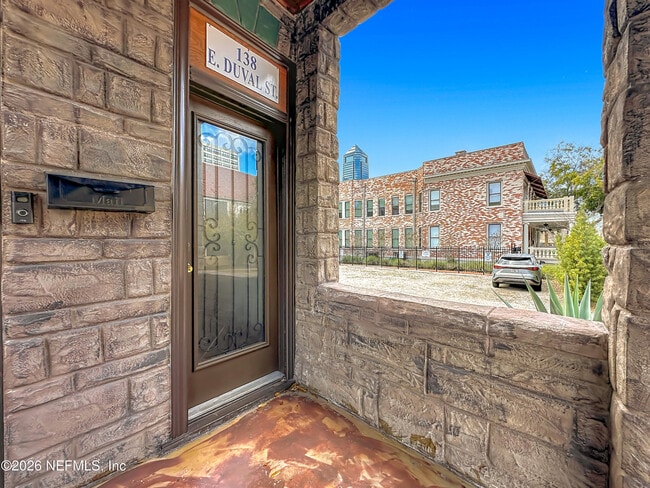 Foto del edificio - 138 E Duval St