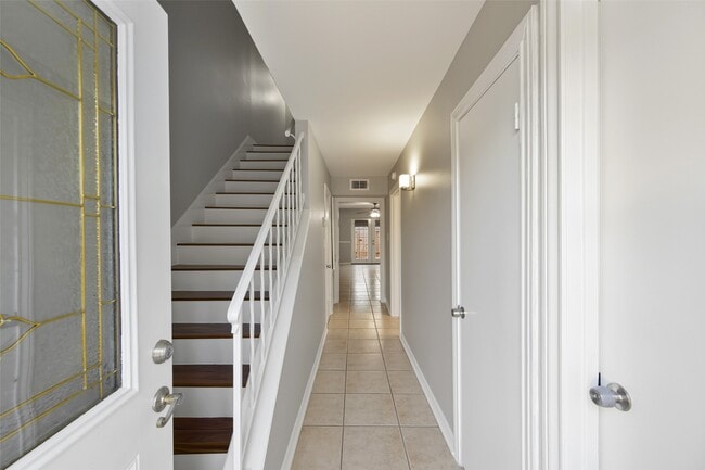 Building Photo - 5204 Arboles Dr