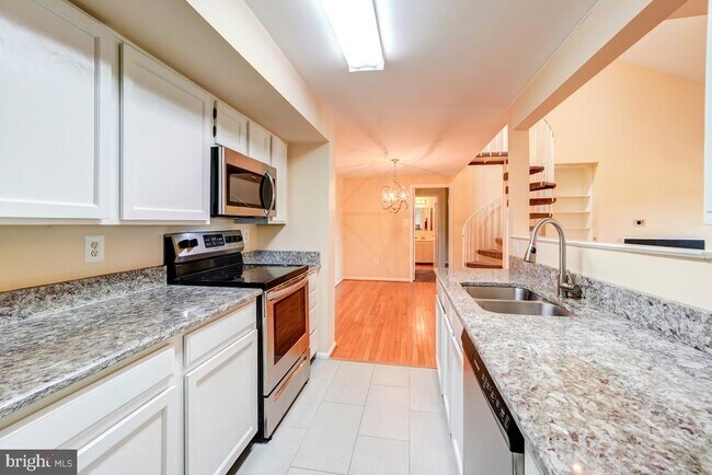 Foto del edificio - 20649 Shadyside Way