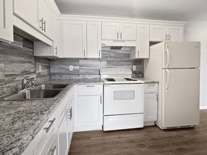 Building Photo - 1018 Abbey Ct