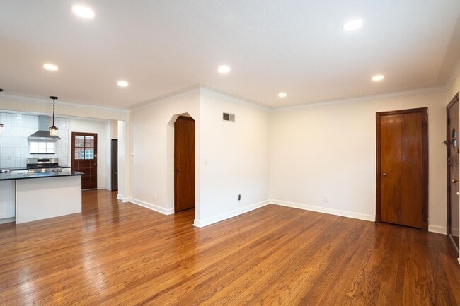 Building Photo - 5011 McCausland Ave