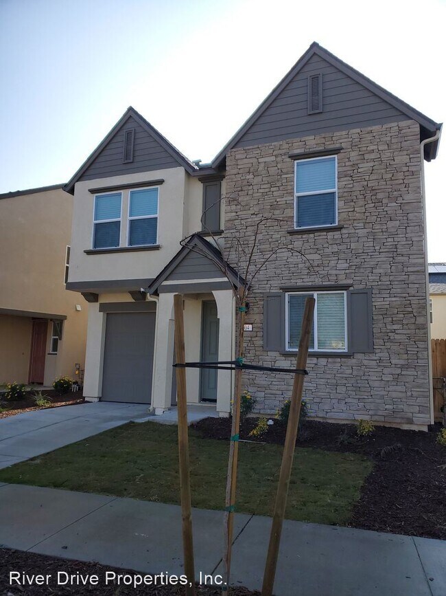 Building Photo - 4 br, 2.5 bath House - 204 Shafer Ave