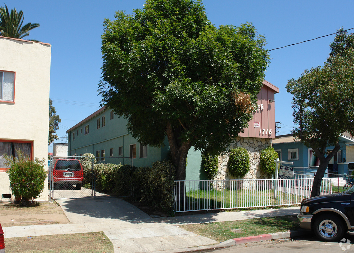 Building Photo - 1716 Locust Ave