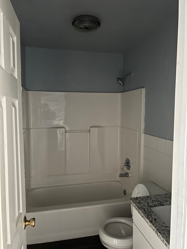 Building Photo - 1302 Quail Cir