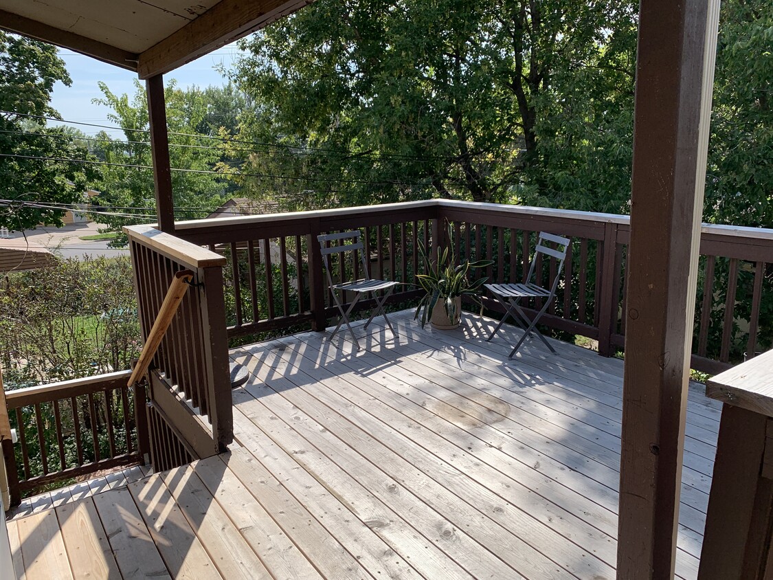 Deck - 3508 3rd St NE