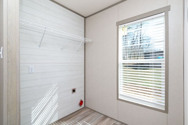 Foto del edificio - Brand New 14x56 single-wide Trailer minutes from the Casino available 4/1/26 for year-long lease.