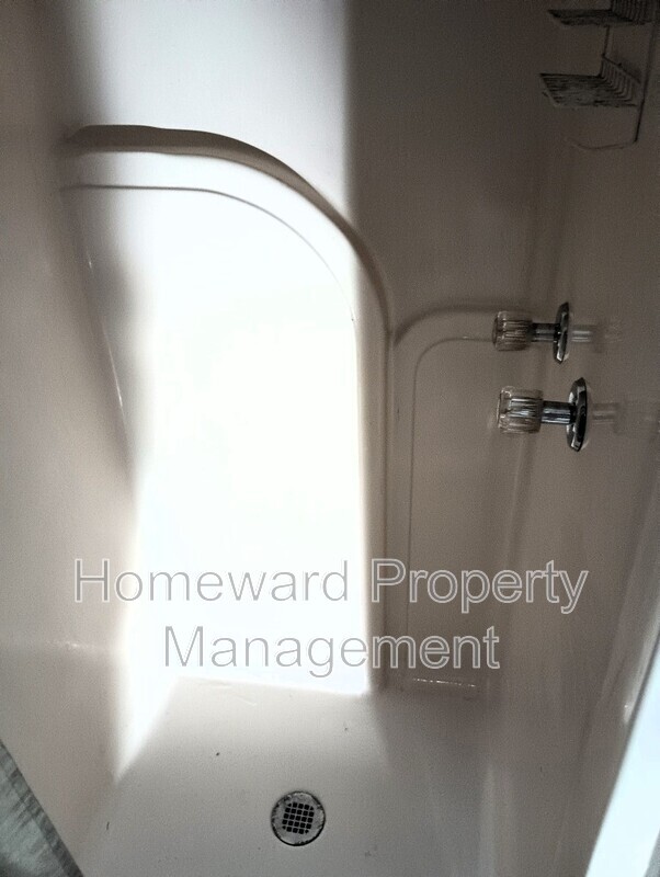 Building Photo - 3803 Meadowbrook Dr