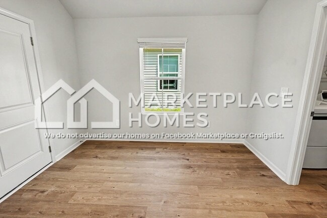 Building Photo - 1716 Amber Ave