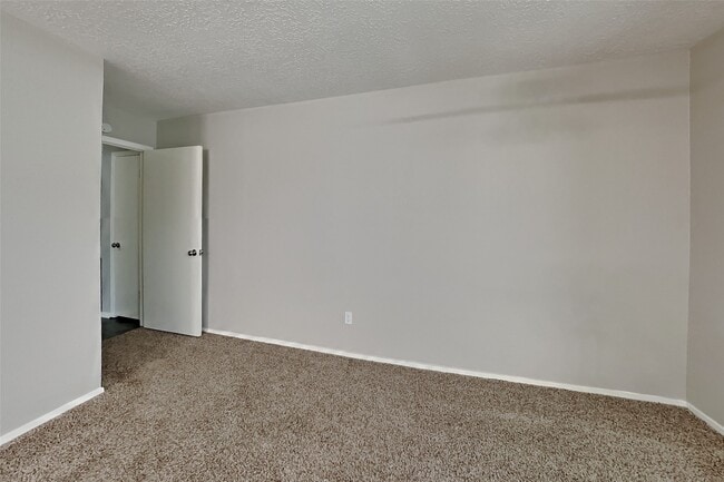 Foto del edificio - 7011 Sharpsburg Dr
