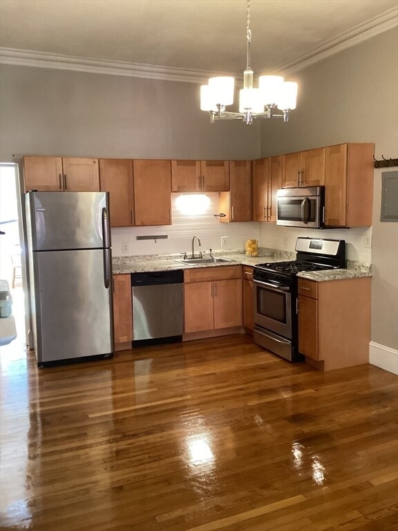 Foto principal - 29 E Concord St