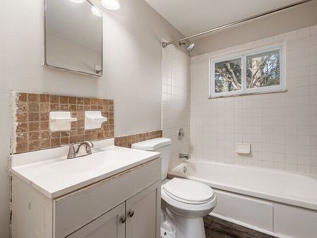 Foto del edificio - 780 Moon Rd