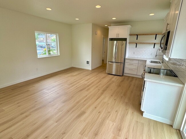 Photo - Brentwood-Darlington Fully Remodeled Bungalow with Huge Fenced Yard, A/C, Water/Sewer Included! House