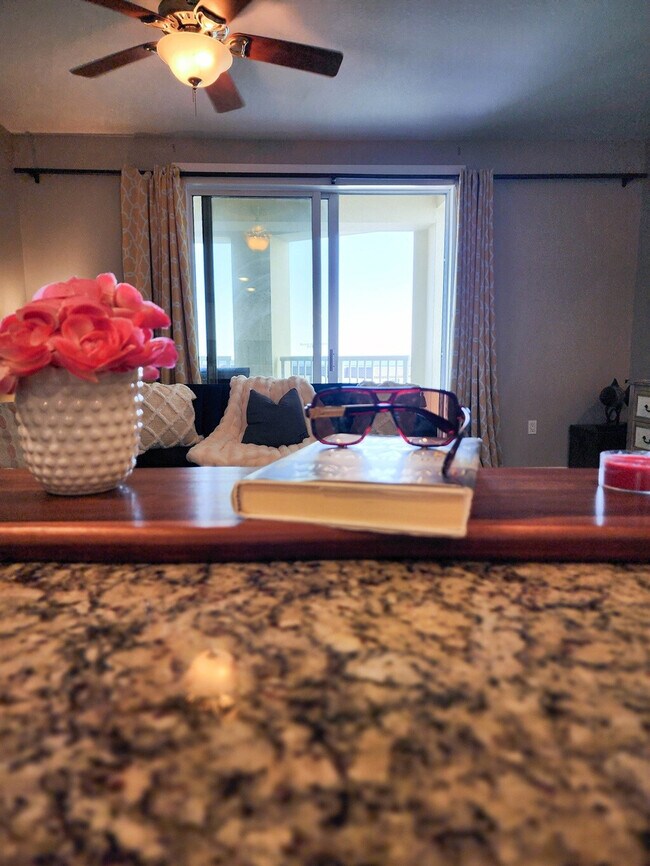 Foto del edificio - 11832 Front Beach Rd