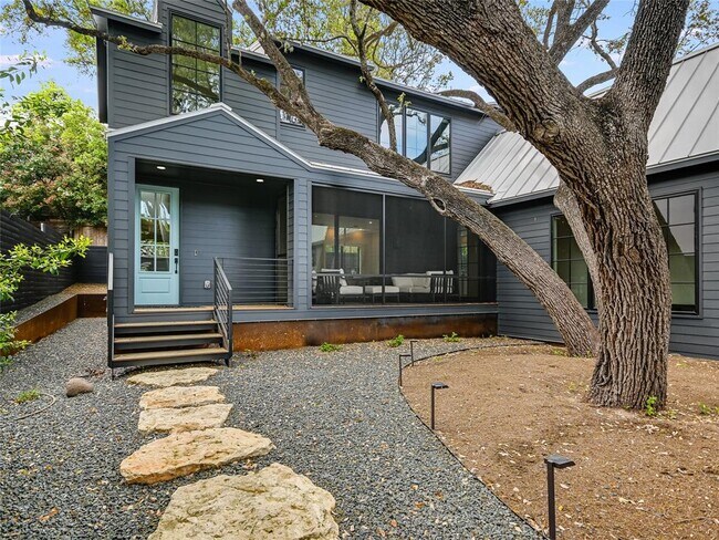 Foto del edificio - 1402 Drake Ave