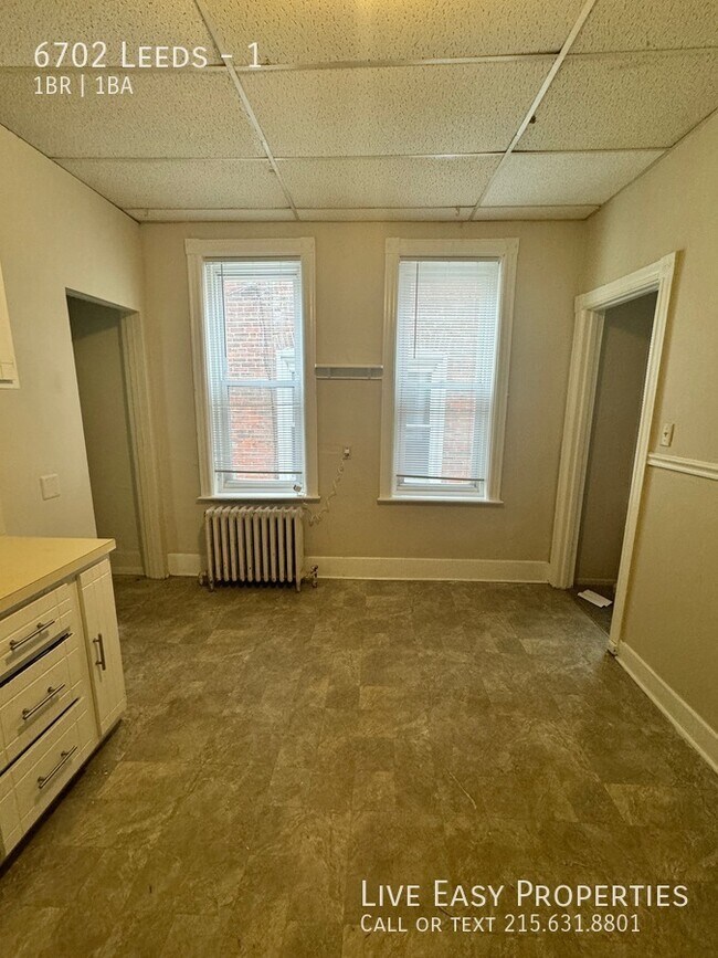 Building Photo - Bi-level 1 bedroom apartment with huge bas...