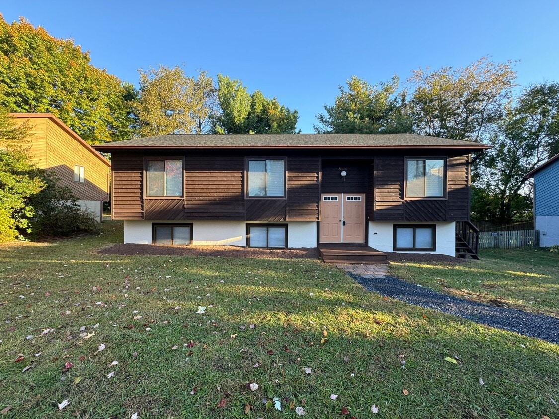 Primary Photo - Beautiful home on quiet cul-de-sac