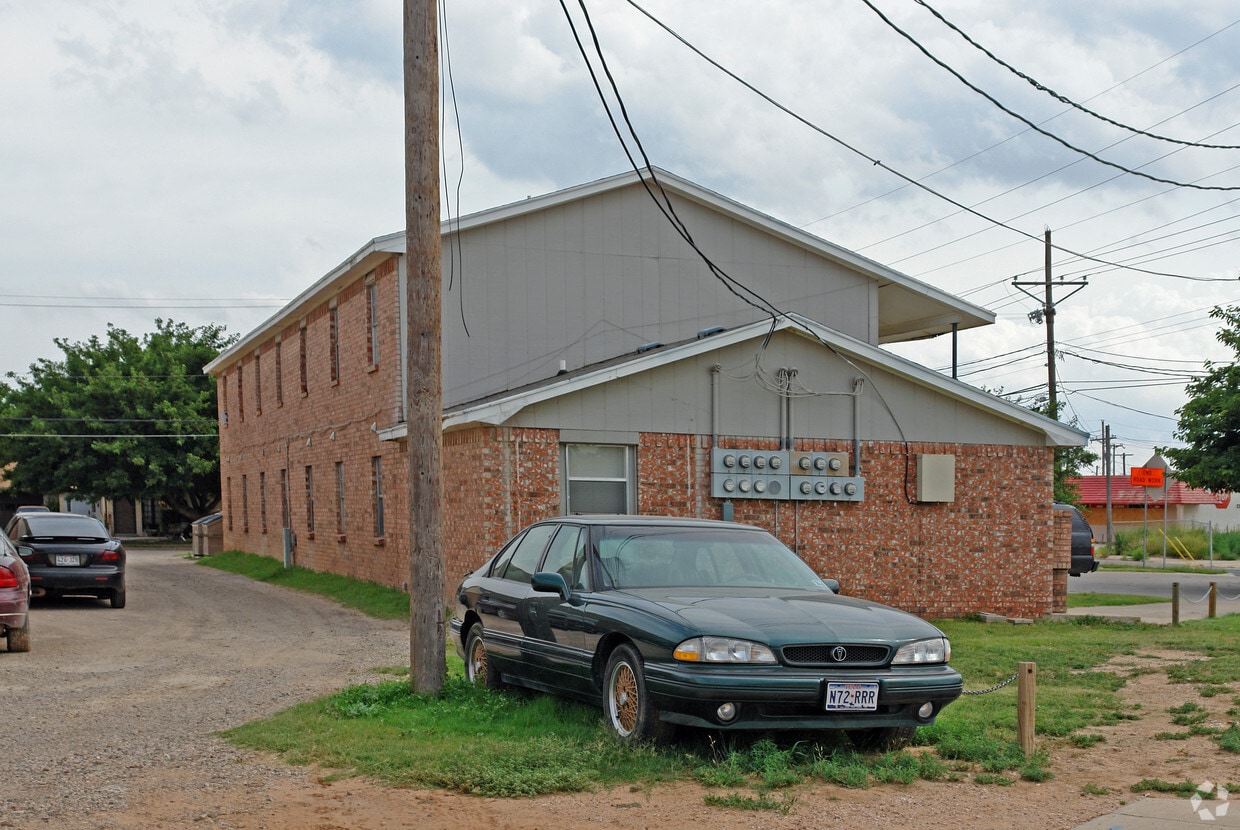 Building Photo - Foxhole Apartments