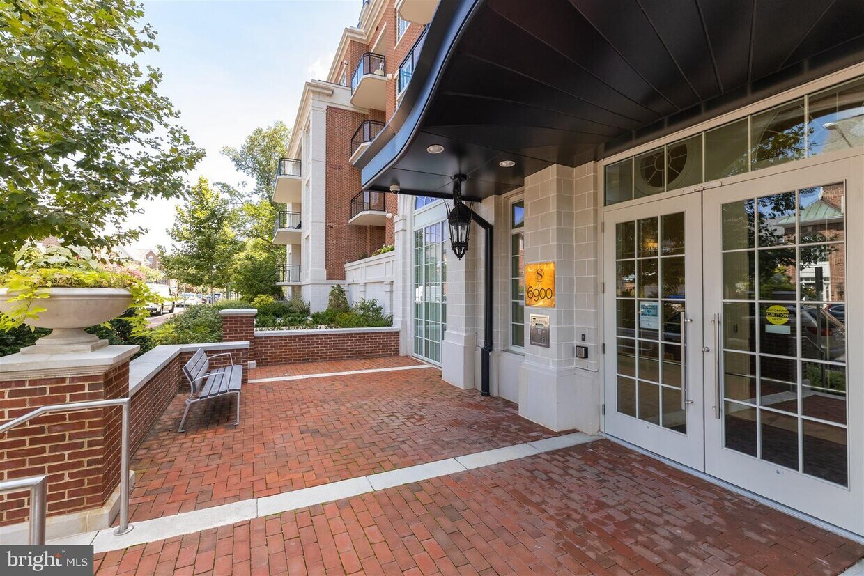 6900 Fleetwood Rd Unit 710, McLean, VA 22101 Room for Rent in McLean