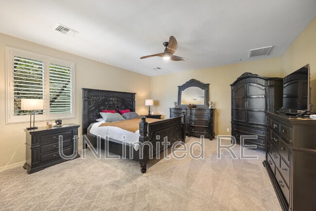 Foto del edificio - 674 Crosscreek Dr