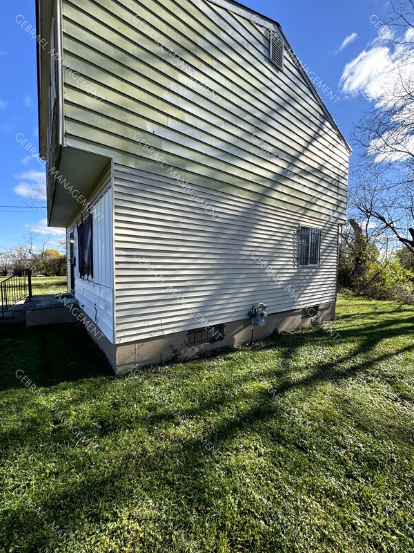 Foto del edificio - 746 Damon St