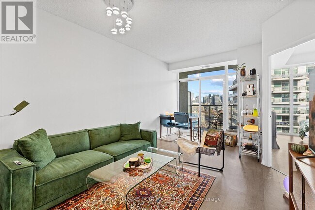 Photo du bâtiment - 125 Western Battery Rd