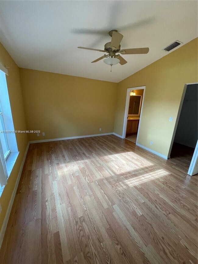 Foto del edificio - 6597 Country Winds Cove