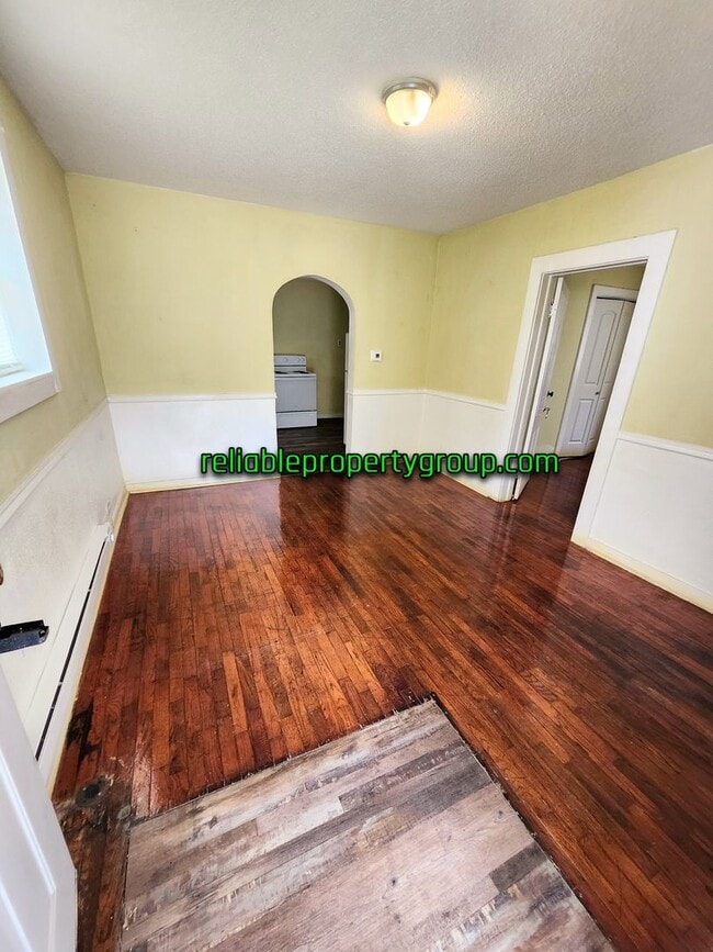 Building Photo - New Listing in Marion IN