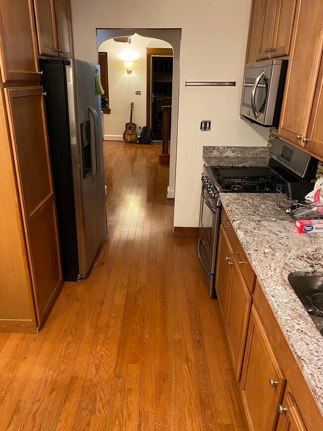 Kitchen. - 5319 1st St NW
